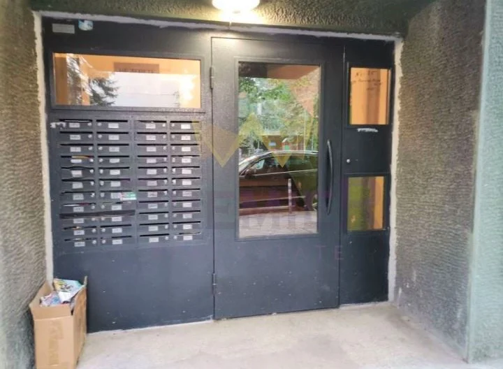 Тристаен апартамент в кв. Иван Вазов -  - снимка 15 - Имоти Премиер