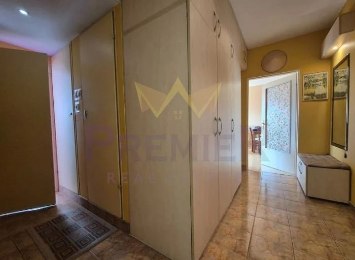 Тристаен апартамент в кв. Обеля 2 -  - снимка 13 - Имоти Премиер