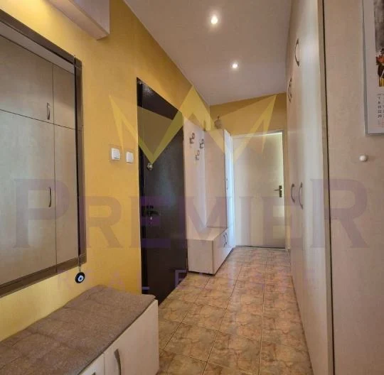 Тристаен апартамент в кв. Обеля 2 -  - снимка 14 - Имоти Премиер