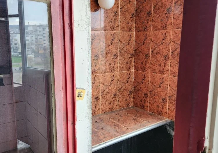 Тристаен апартамент в кв. Владислав Варненчик - - снимка 2 - Имоти Премиер