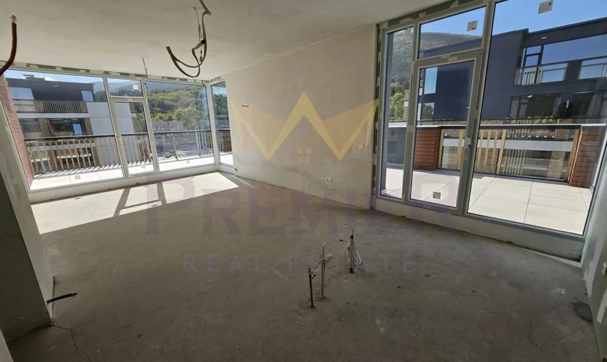 Тристаен апартамент в кв.Бояна -  - снимка 2 - Имоти Премиер