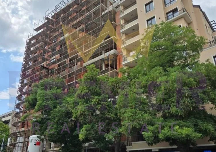 Тристаен апартамент в кв.Каменица 1 -  - снимка 2 - Имоти Премиер