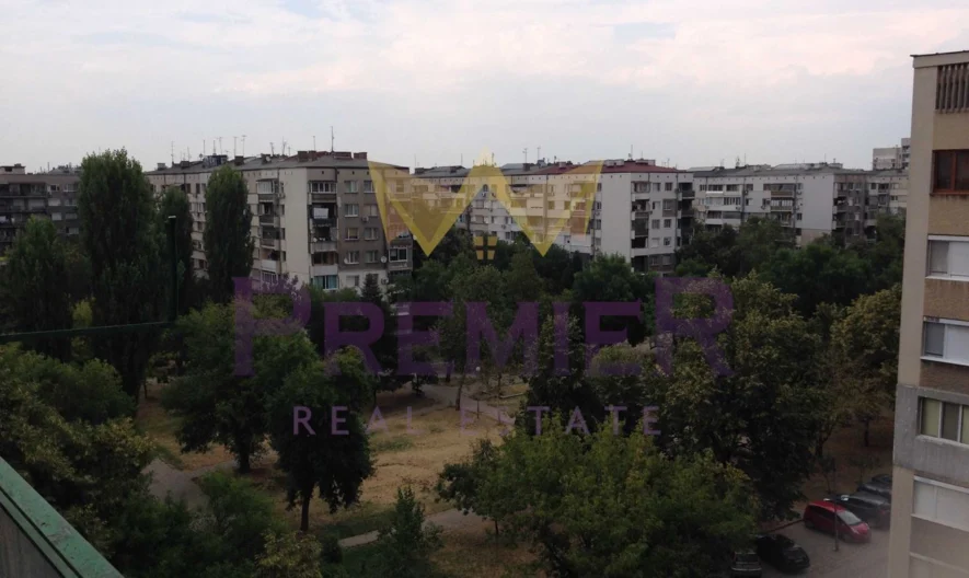 Тристаен апартамент в кв.Въстанически -  - снимка 12 - Имоти Премиер