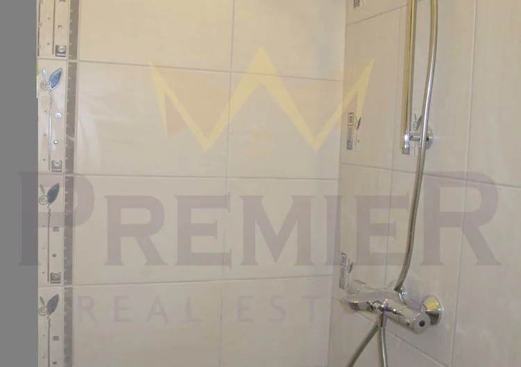 Тристаен апартамент в кв.Въстанически -  - снимка 5 - Имоти Премиер