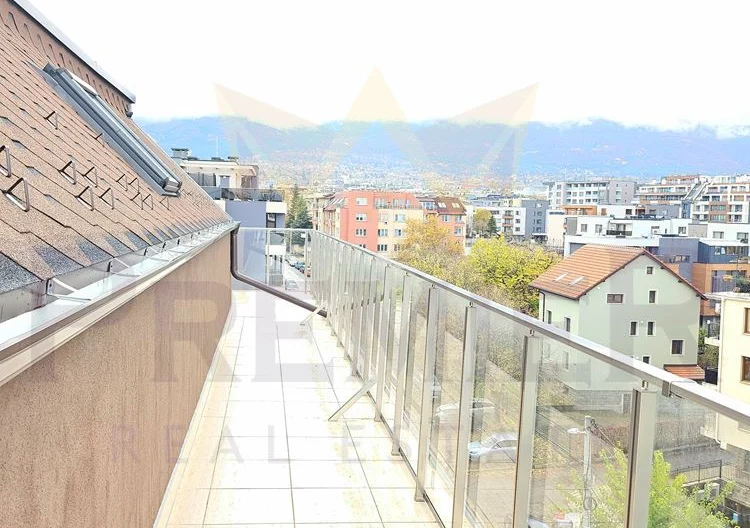 Тристаен апартамент в кв.Витоша - - снимка 6 - Имоти Премиер