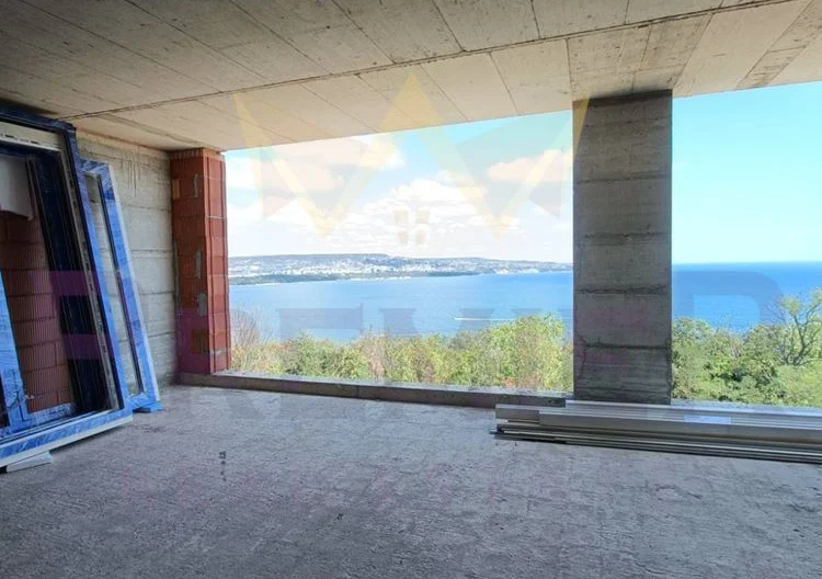 Тристаен апартамент в м-т Зеленика 121,13 кв.м. -  - снимка 4 - Имоти Премиер