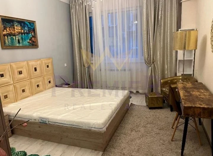 Тристаен апартамент в района на кв.Център -  - снимка 3 - Имоти Премиер