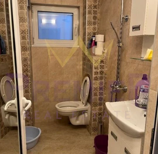 Тристаен апартамент в района на кв.Център -  - снимка 8 - Имоти Премиер