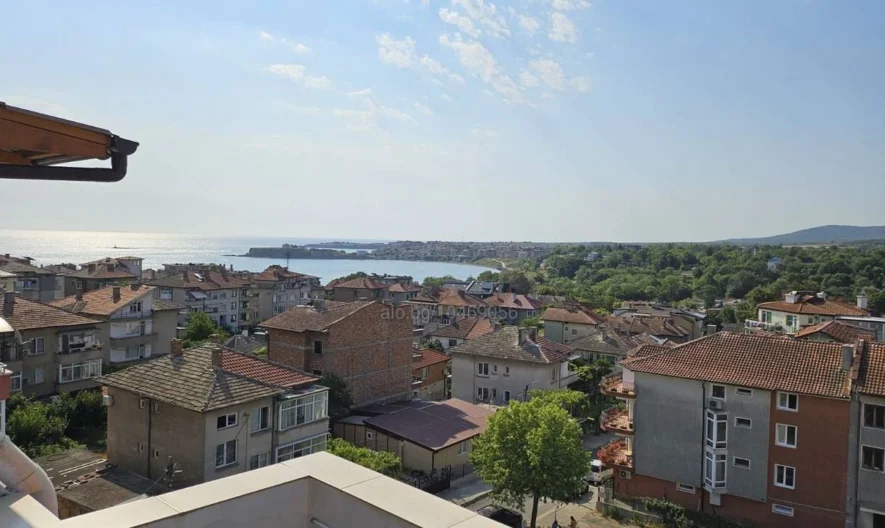 Тристаен апартамент в широкия център на Царево - - снимка 2 - Имоти Премиер