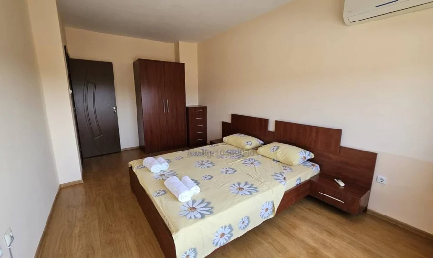 Тристаен апартамент в широкия център на Царево - - снимка 5 - Имоти Премиер