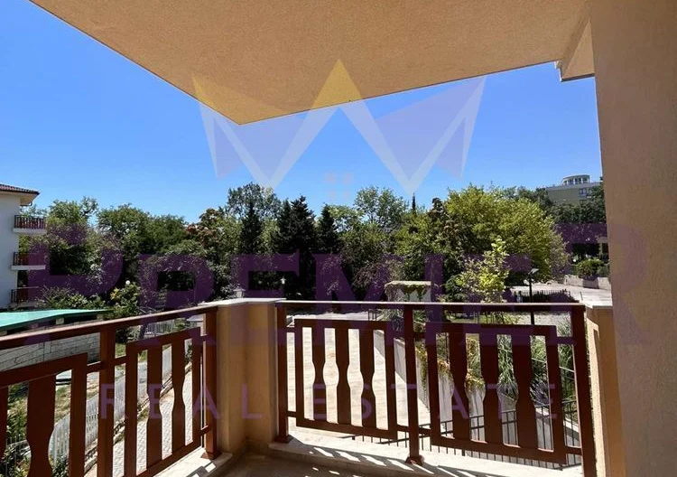 Тристаен апартамент в Св. Св. Константин и Елена - - снимка 1 - Имоти Премиер