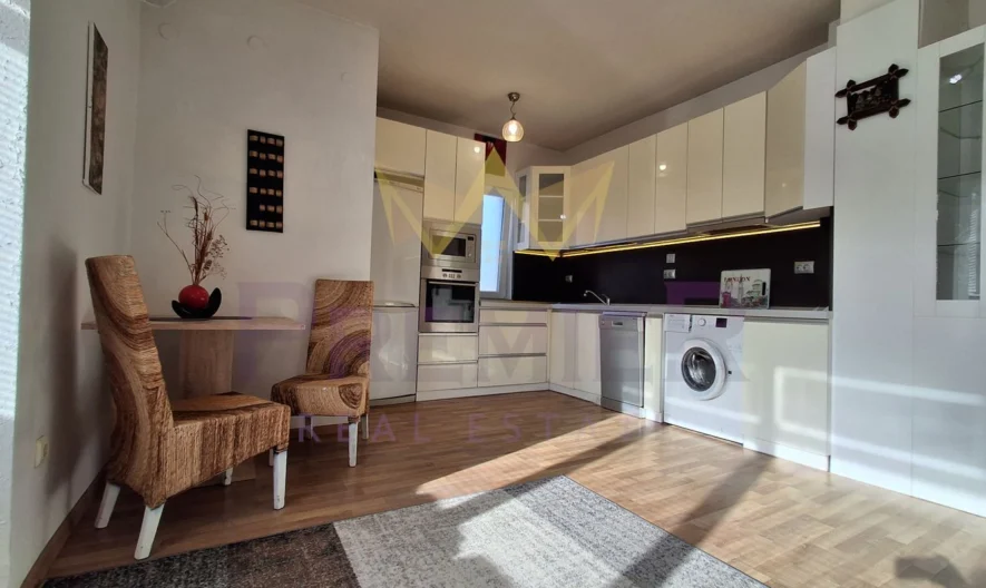 Тристаен апартамент в Траката с подземно паркомясто - - снимка 1 - Имоти Премиер