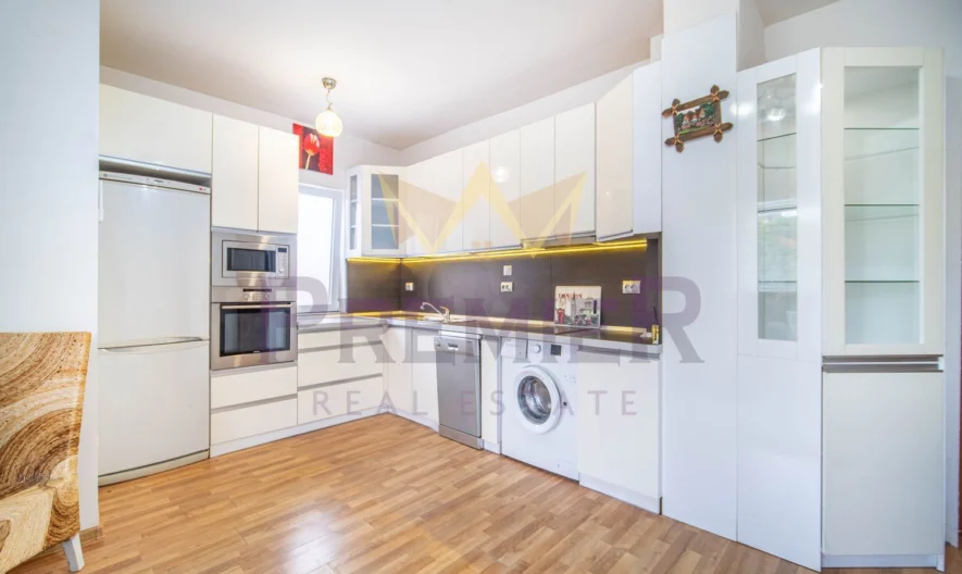 Тристаен апартамент в Траката с подземно паркомясто - - снимка 1 - Имоти Премиер