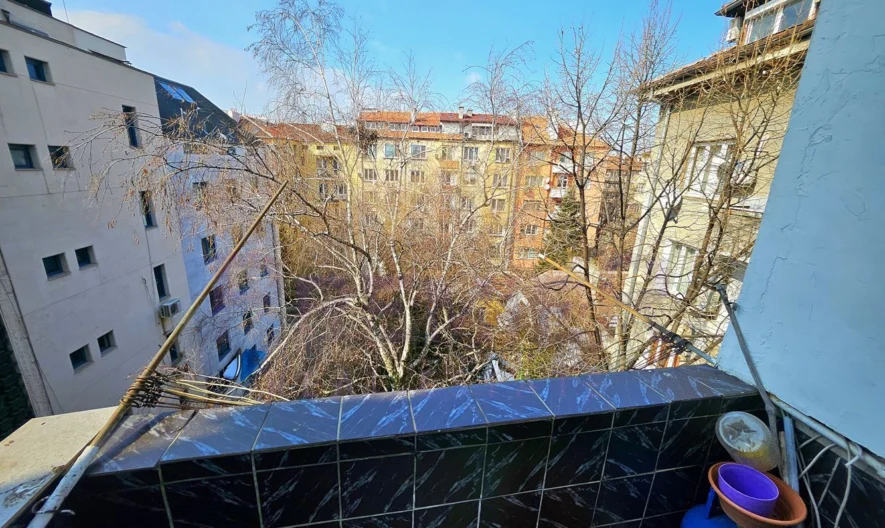 Тристаен апартамент в Център -  - снимка 25 - Имоти Премиер