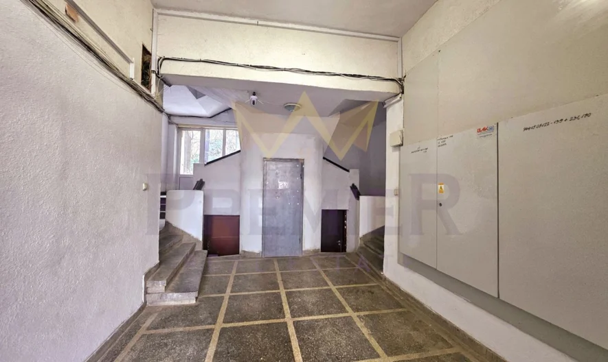 Тристаен апартамент в Център -  - снимка 25 - Имоти Премиер