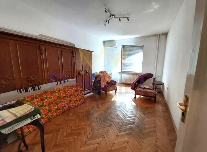 Тристаен апартамент в Център -  - снимка 3 - Имоти Премиер