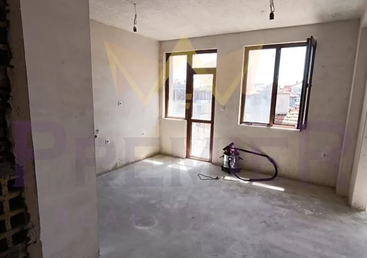 Тристаен Апартамент в центъра на Поморие -  - снимка 8 - Имоти Премиер