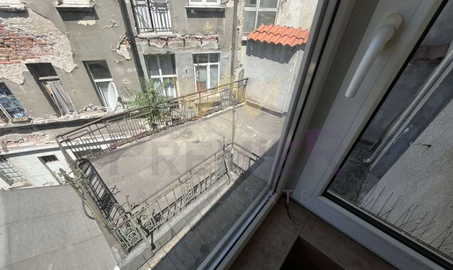 Тристаен апартамент в Центъра на София - - снимка 15 - Имоти Премиер