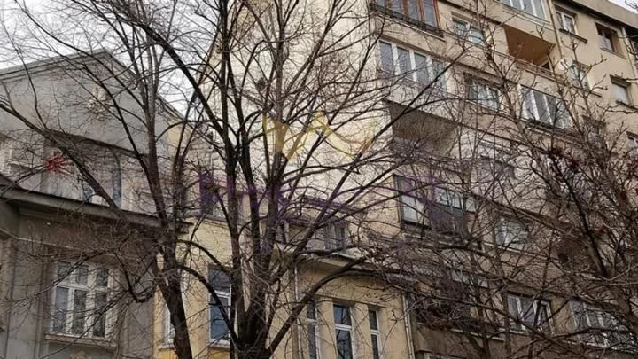 Тристаен апартамент в Центъра на София -  - снимка 9 - Имоти Премиер