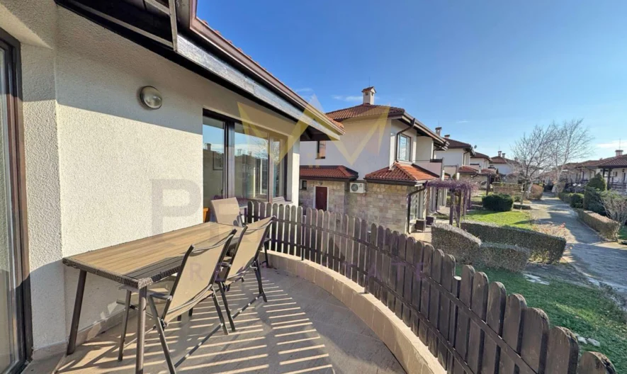 Тристаен апартамент в затворен комплекс в Кошарица – спокойствие и комфорт до морето! 90м2 - - снимка 2 - Имоти Премиер