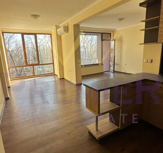 Тристаен апартамент в зелена зона с възможност за разсрочено плащане – първоначална вноска от 30% -  - снимка 1 - Имоти Премиер