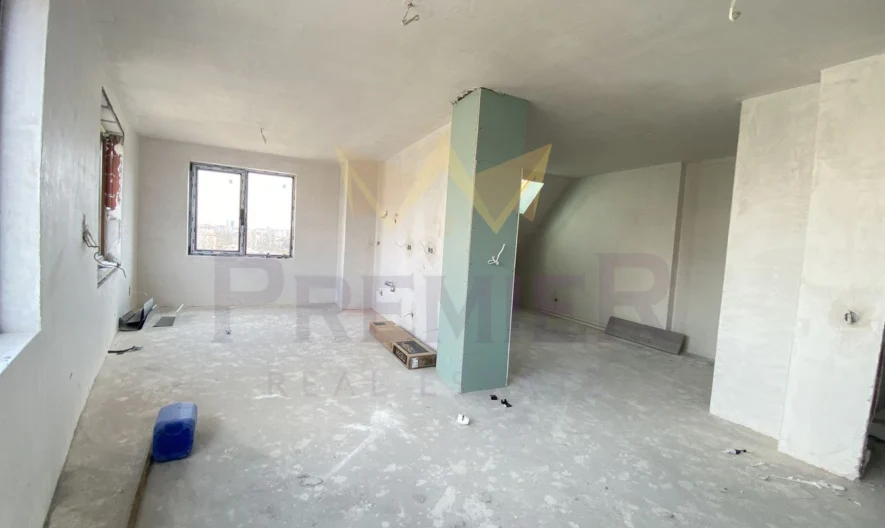 Тристаен апартамент в ж.к. Банишора -  - снимка 1 - Имоти Премиер