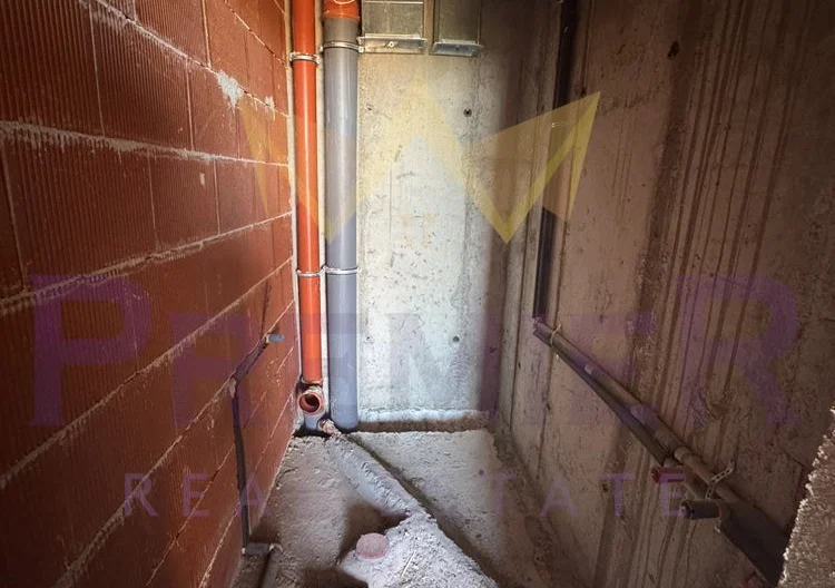 Тристаен апартамент в ж.к. Банишора -  - снимка 15 - Имоти Премиер