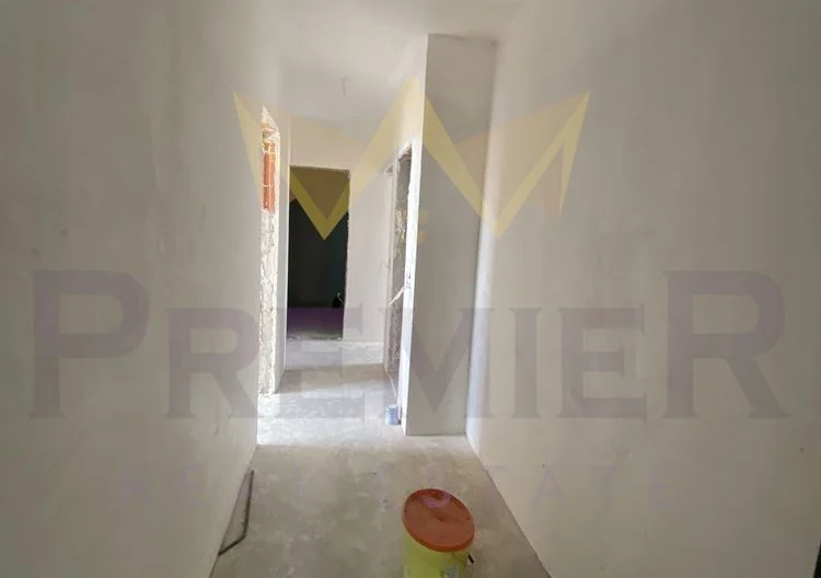 Тристаен апартамент в ж.к. Банишора -  - снимка 16 - Имоти Премиер