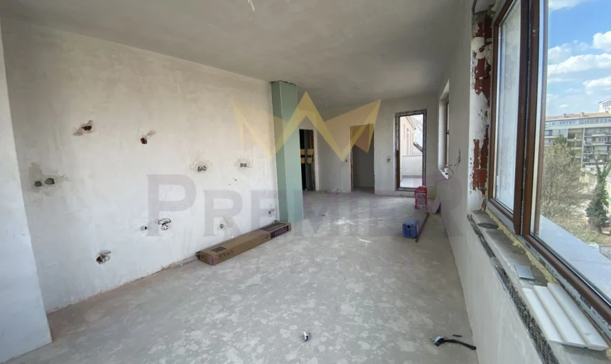 Тристаен апартамент в ж.к. Банишора -  - снимка 2 - Имоти Премиер