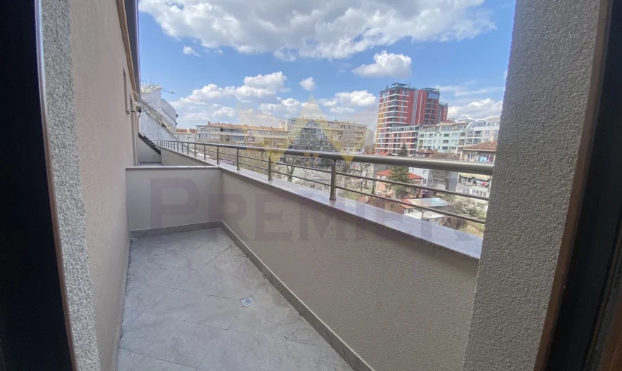 Тристаен апартамент в ж.к. Банишора -  - снимка 20 - Имоти Премиер