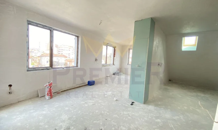 Тристаен апартамент в ж.к. Банишора -  - снимка 3 - Имоти Премиер