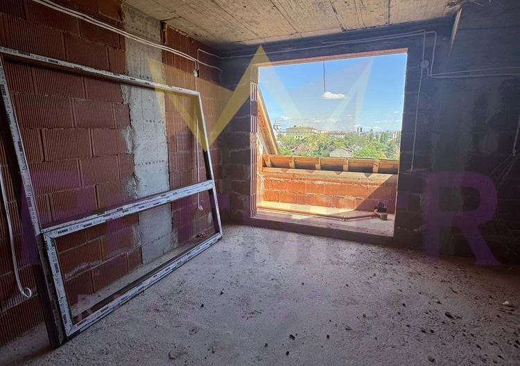 Тристаен апартамент в ж.к. Банишора -  - снимка 6 - Имоти Премиер