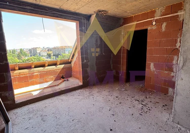 Тристаен апартамент в ж.к. Банишора - - снимка 8 - Имоти Премиер