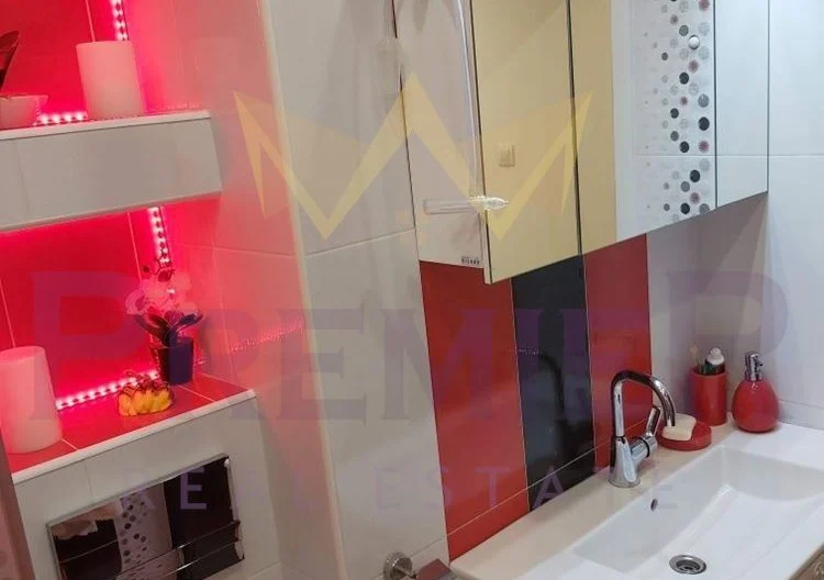 Тристаен апартамент в ж.к. Надежда 2 - - снимка 8 - Имоти Премиер