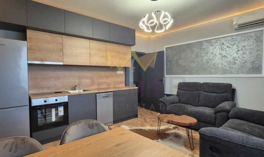 Тристаен апартамент в ж.к. Захарна Фабрика - - снимка 1 - Имоти Премиер