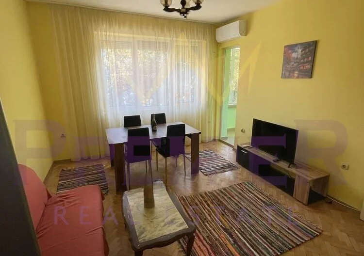 Тристаен апартамент зад хотел Тримонциум -  - снимка 2 - Имоти Премиер