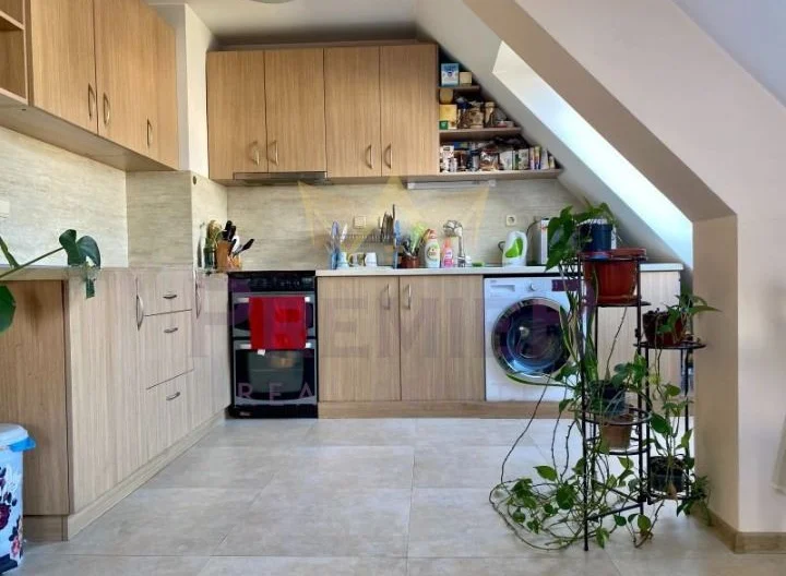 Тристаен апартамент жк. Хаджи Димитър -  - снимка 2 - Имоти Премиер