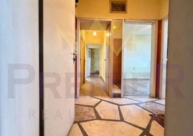 Тристаен Червен площад - - снимка 9 - Имоти Премиер