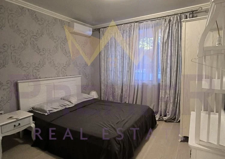 Тристаен дизайнерски апартамент Св.Константин и Елена - - снимка 12 - Имоти Премиер