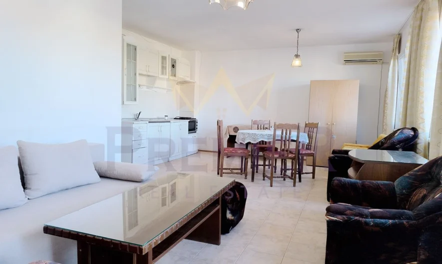 Тристаен Генерали – Червен площад -  - снимка 1 - Имоти Премиер