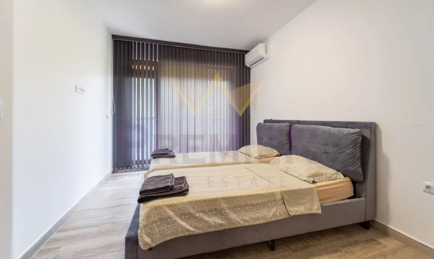 Тристаен луксозно обзаведен апартамент с морска панорама в град Балчик! -  - снимка 19 - Имоти Премиер