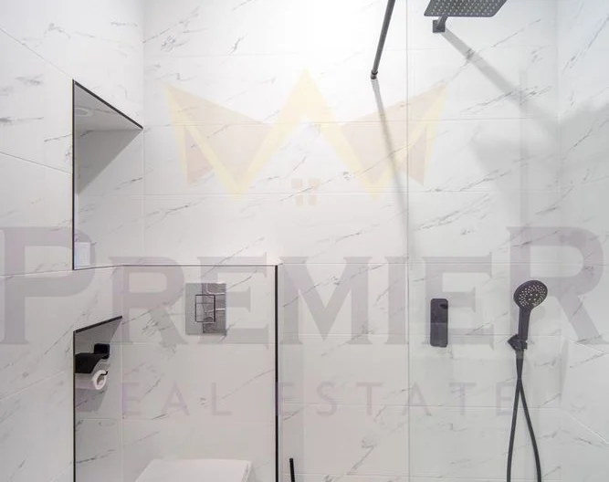 Тристаен луксозно обзаведен апартамент с морска панорама в град Балчик! -  - снимка 21 - Имоти Премиер