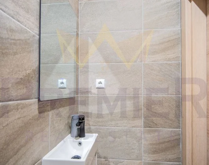 Тристаен луксозно обзаведен апартамент с морска панорама в град Балчик! -  - снимка 26 - Имоти Премиер