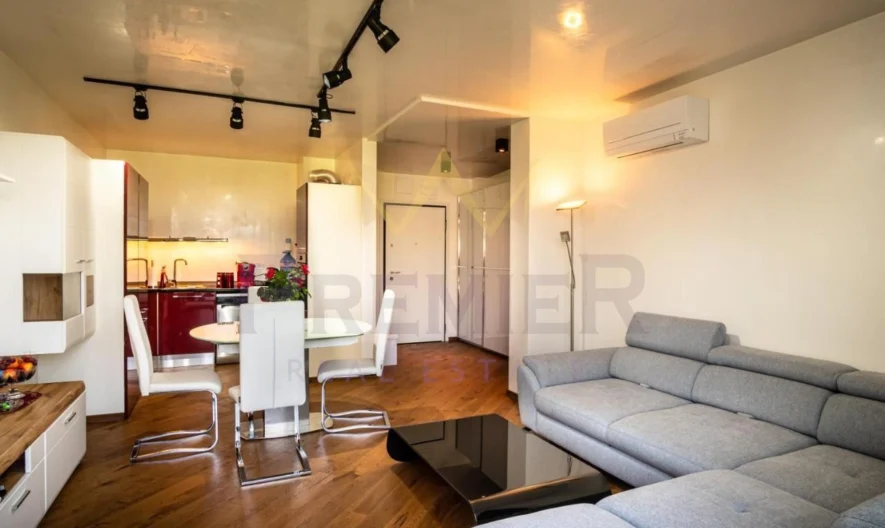 ТРИСТАЕН МОДЕРНО ОБЗАВЕДЕН АПАРТАМЕНТ -  - снимка 1 - Имоти Премиер