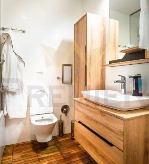 ТРИСТАЕН МОДЕРНО ОБЗАВЕДЕН АПАРТАМЕНТ - - снимка 12 - Имоти Премиер