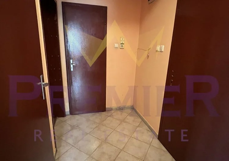 Тристаен на метри от Първо РПУ -  - снимка 3 - Имоти Премиер