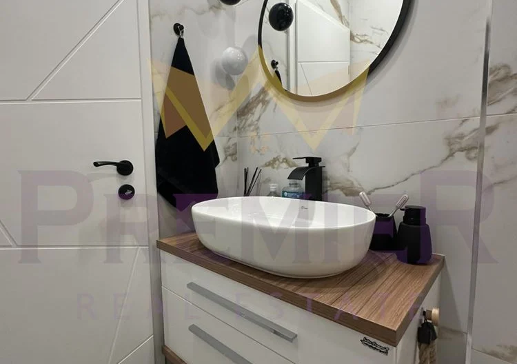 Тристаен напълно обзаведен апартамент Карпузица - - снимка 18 - Имоти Премиер