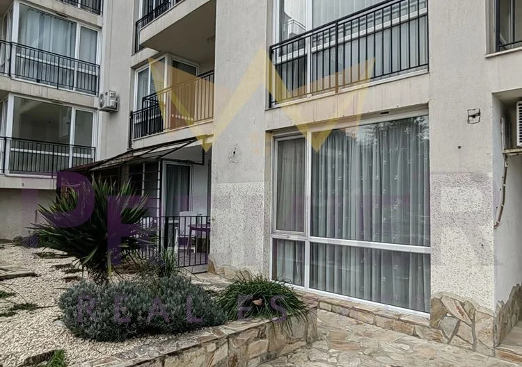 Тристаен обзаведен апартамент гр.Бяла -  - снимка 32 - Имоти Премиер