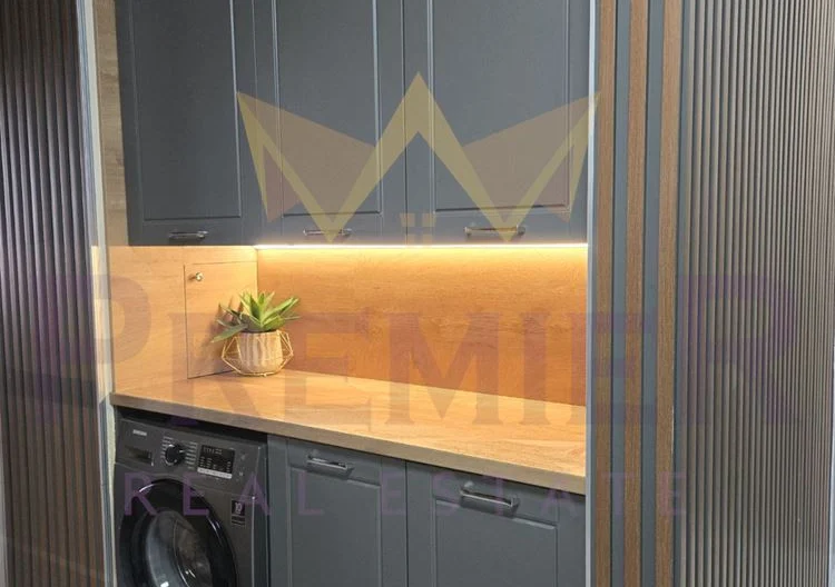 Тристаен обзаведен апартамент, кв Бриз -  - снимка 12 - Имоти Премиер