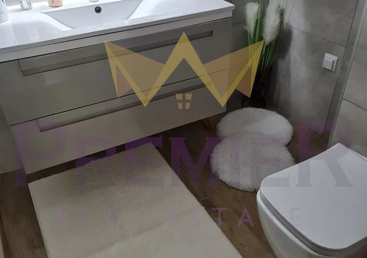 Тристаен обзаведен апартамент, кв Бриз -  - снимка 13 - Имоти Премиер